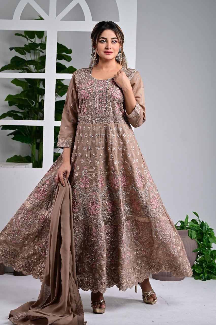 FANCY GOWN - Image 2