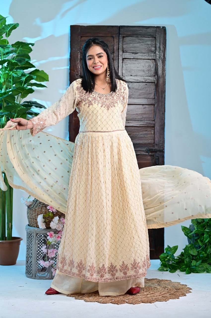 FANCY GOWNE - Image 2